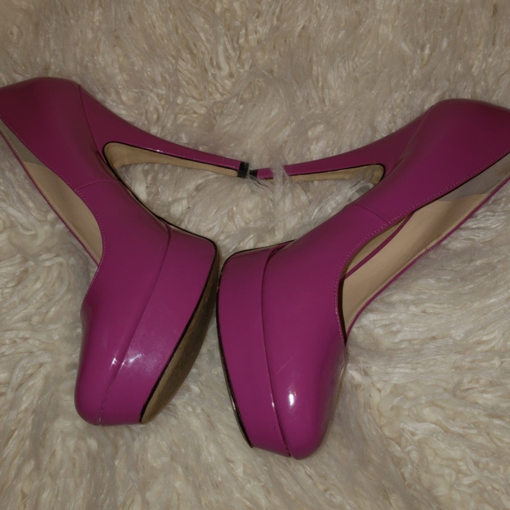 Shoes - Picture 4 of 5